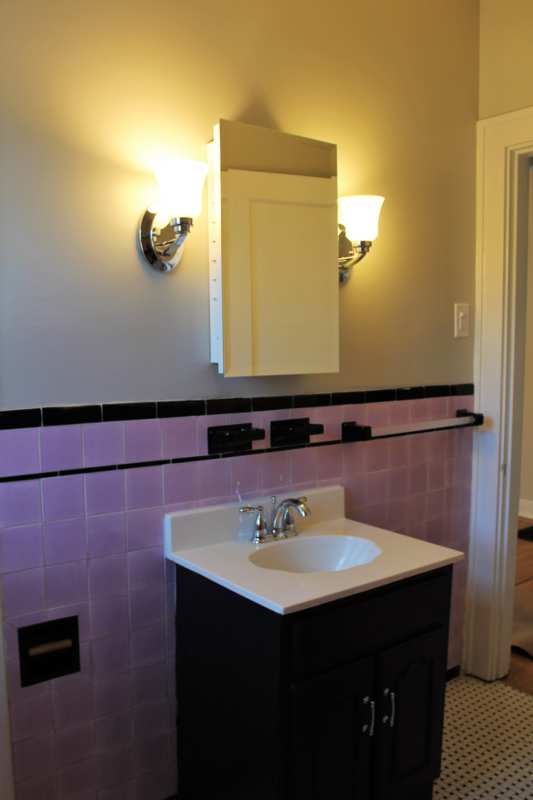 Highlands.grasmere.apartment.bathroom.tile.updated.vintage.charm