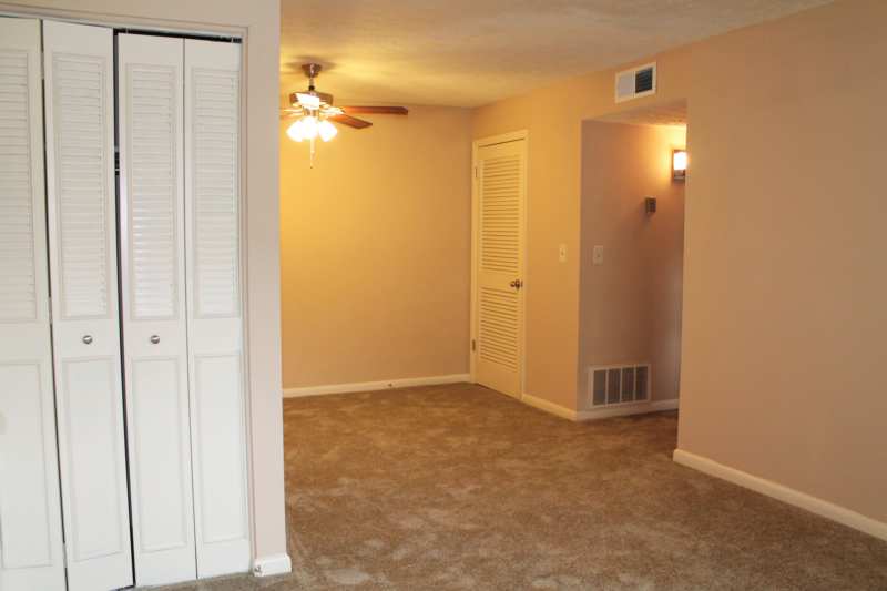 Highlands.st.francis.apartment.renovated.open.dining.area.coat.closet