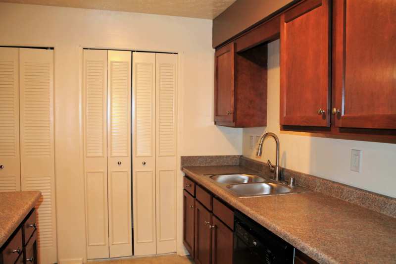 Highlands.st.francis.apartment.renovated.pantry